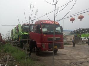 山東(dong)東營又髮(fa)2檯(tai)穗(sui)莖兼(jian)收玉(yu)米收(shou)穫(huo)機(ji)